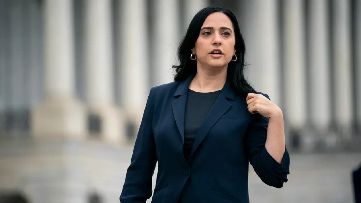 یاسمین انصاری، عضو ایرانی کنگره آمریکا در واکنش به شایعات درباره اعلامیه ترامپ در ریاض: تلاشهای سیاسی برای تغییر نام خلیج فارس هرگز به نتیجه نخواهند رسید / دونالد ترامپ باید دست از تلاش برای تغییر نام دریاها بردارد و به انجام وظایفش بپردازد یاسمین انصاری، عضو ایرانی کنگره آمریکا در واکنش به شایعات درباره اعلامیه ترامپ در ریاض: تلاشهای سیاسی برای تغییر نام خلیج فارس هرگز به نتیجه نخواهند رسید / دونالد ترامپ باید دست از تلاش برای تغییر نام دریاها بردارد و به انجام وظایفش بپردازد