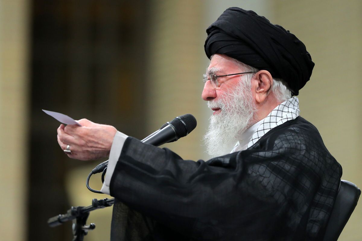 رهبر انقلاب: این ظواهری که مشاهده میشود، حالا کارهایی میکنند و پیشرفتهایی در سوریه، در جاهای دیگر انجام میدهند، این دلیل قوت نیست بلکه نشانه ضعف است / باطل جَوَلانی دارد، چند روزی جلوهای میکند لکن رفتنی است رهبر انقلاب: این ظواهری که مشاهده میشود، حالا کارهایی میکنند و پیشرفتهایی در سوریه، در جاهای دیگر انجام میدهند، این دلیل قوت نیست بلکه نشانه ضعف است / باطل جَوَلانی دارد، چند روزی جلوهای میکند لکن رفتنی است