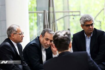 ادعای تازه سیانان از مذاکرات ایران و آمریکا به نقل از یک مقام ایرانی؛ این یک تله بزرگ است و ایران این را میداند... ادعای تازه سیانان از مذاکرات ایران و آمریکا به نقل از یک مقام ایرانی؛ این یک تله بزرگ است و ایران این را میداند...