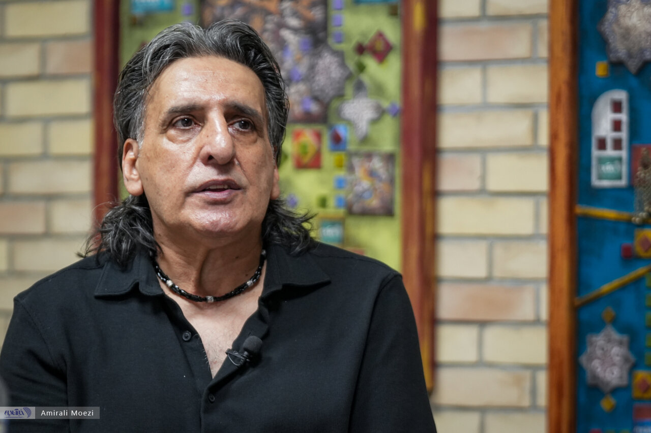 اشتباه بزرگ عابدزاده رفتن به پرسپولیس بود/این استقلال را فقط فرهاد مجیدی نجات می‌دهد