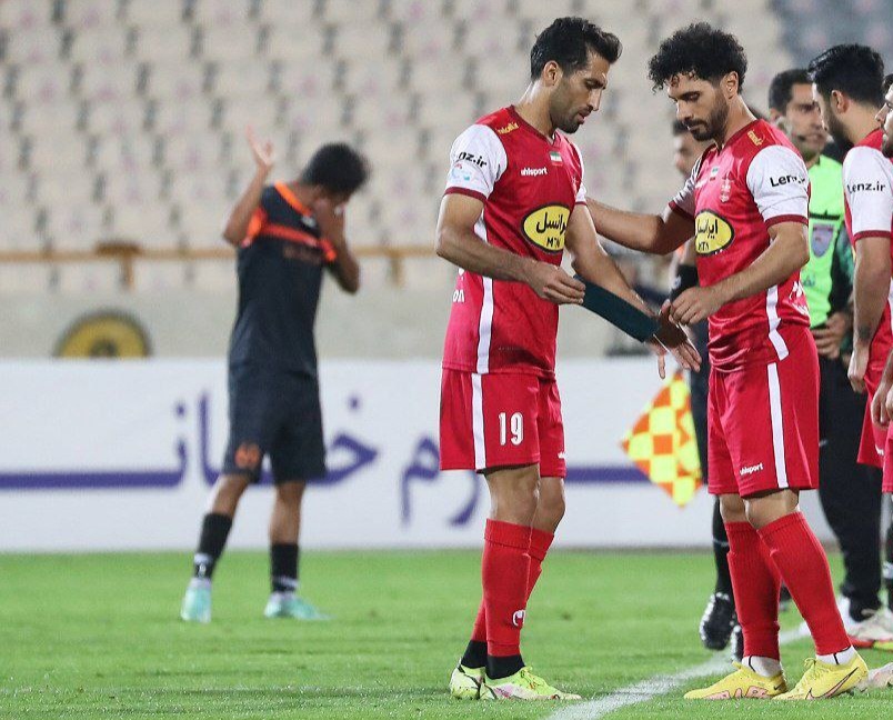 اختلاف نظر اسماعیل کارتال و حمید استیلی بر سر یک بازیکن پرسپولیس؛ یکی می‌گوید او برود، یکی می‌گوید بماند!