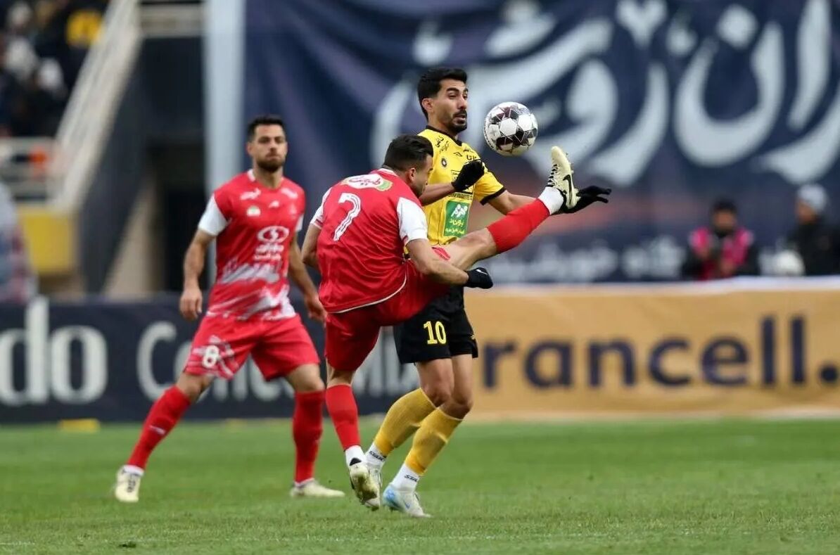 شماره ۱۰ مورد علاقه کارتال از اصفهان میآید/ پیراهن قرمز بر تن یک طلایی پوش دیگر! شماره ۱۰ مورد علاقه کارتال از اصفهان میآید/ پیراهن قرمز بر تن یک طلایی پوش دیگر!