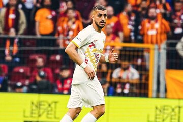 عکس | چالش جذاب ستاره استقلالی با موراتا و اوسیمن!