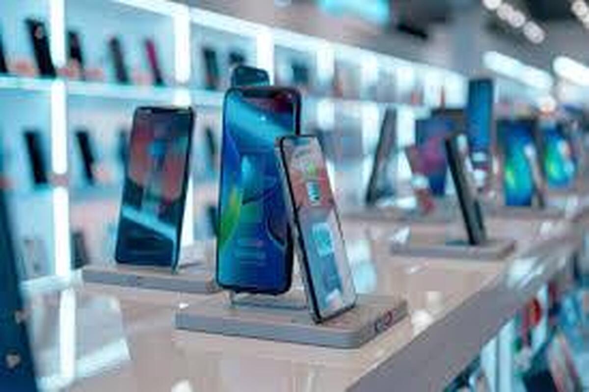 مردم دیگر توان خرید گوشی موبایل را ندارند!+ فیلم