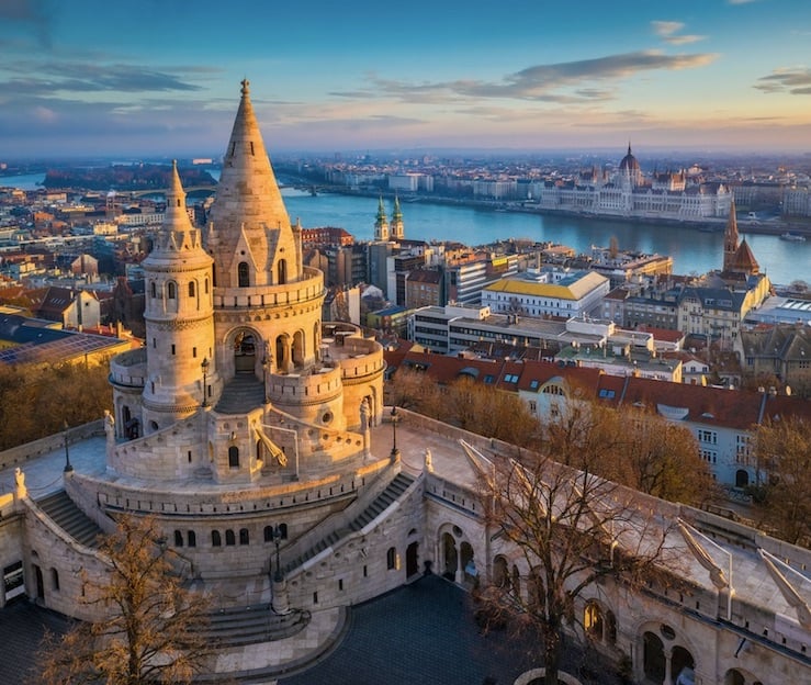 hungary-closes-for-tourism