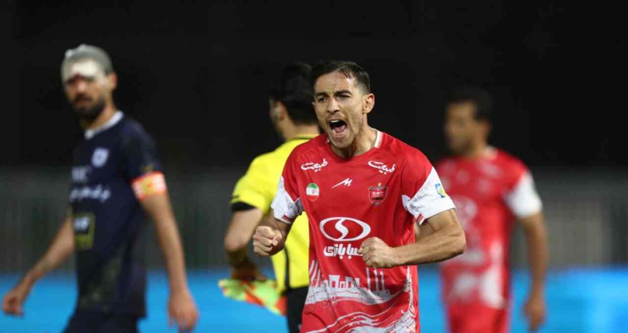 دردسر فرشاد احمدزاده؛ پرسپولیس باید 15 میلیارد به سپاهان بدهد!