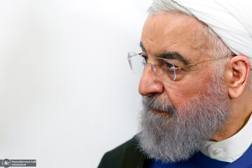 روحانی: در فروردین ۱۴۰۰ فقط امضای عراقچی مانده بود تا توافق شود/ حداقل ۲ هزار میلیارد دلار مستقیم و غیرمستقیم ضرر کردیم