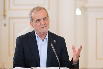 پزشکیان: آمریکا به ما می‌گوید حق ندارید اورانیوم غنی‌سازی کنید؛ هیچ انسان آزاده‌ای زیر بار ناحق نخواهد رفت