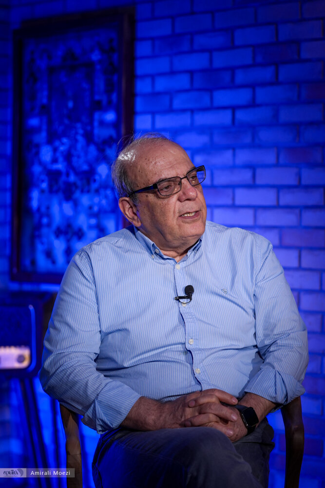 عباس عبدی: اصلاح طلبان از ستیز عبور کردهاند/ حرفهای هاشمی درباره انتخابات ۸۴، یک شوخی بود/ براندازی یک سیاستِ ریسکی است