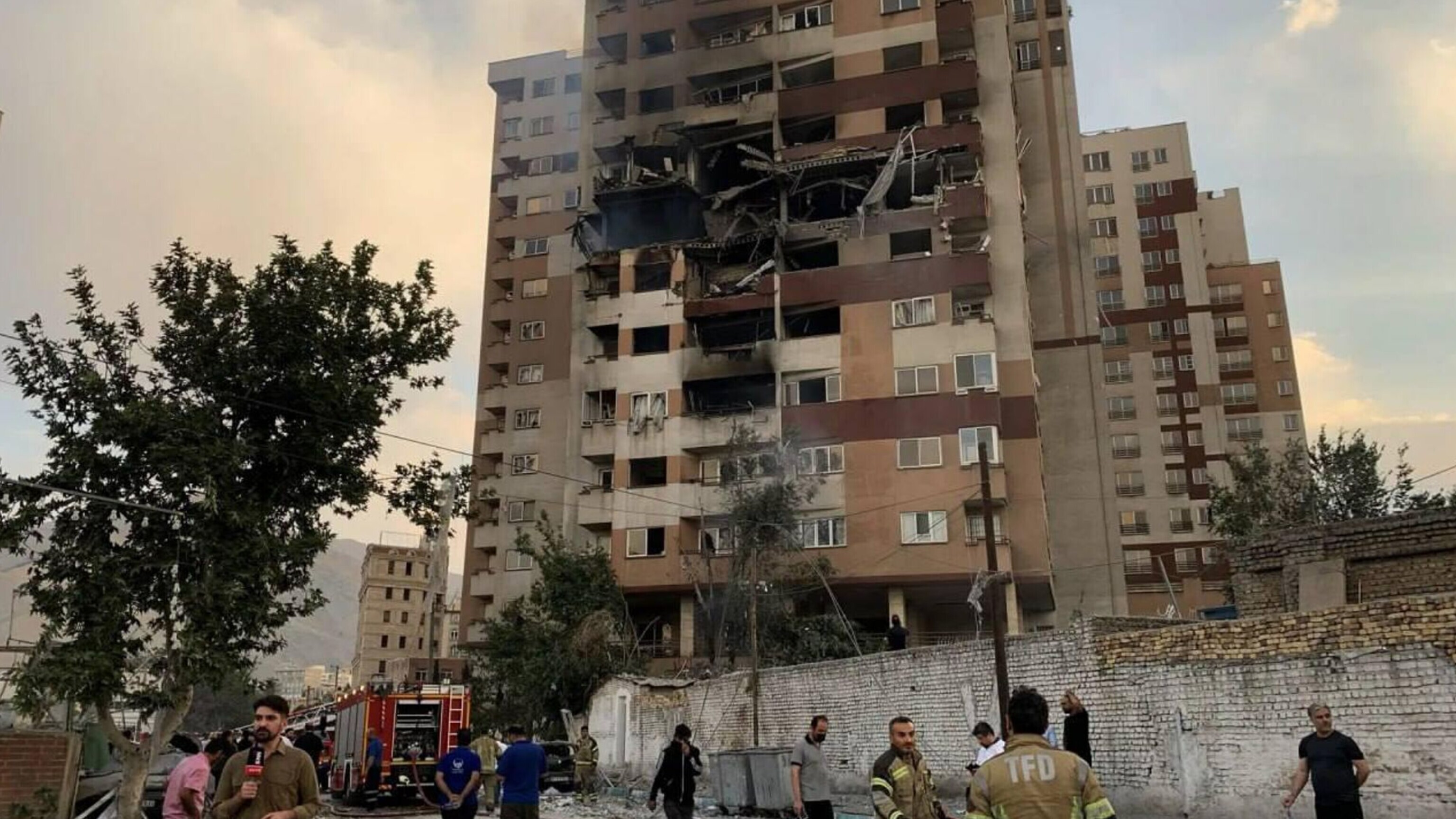 اکسیوس به نقل از مقام اسرائیلی: در حال حاضر اسرائیل علاقهای به آتشبس ندارد/ یدیعوت آحارونت: تاکنون هیچ پیشنهاد خوبی برای توقف جنگ با ایران وجود نداشته/ کاخ سفید: ترامپ همچنان در تلاش است تا از تشدید درگیریها جلوگیری کرده و مذاکرات با تهران را از سر بگیرد اکسیوس به نقل از مقام اسرائیلی: در حال حاضر اسرائیل علاقهای به آتشبس ندارد/ یدیعوت آحارونت: تاکنون هیچ پیشنهاد خوبی برای توقف جنگ با ایران وجود نداشته/ کاخ سفید: ترامپ همچنان در تلاش است تا از تشدید درگیریها جلوگیری کرده و مذاکرات با تهران را از سر بگیرد