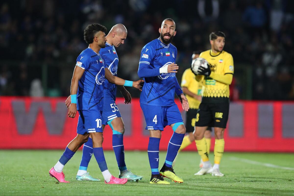 ماجرای تمدید نشدن قرارداد چشمی؛ سفر خارج از کشور دردسرساز!