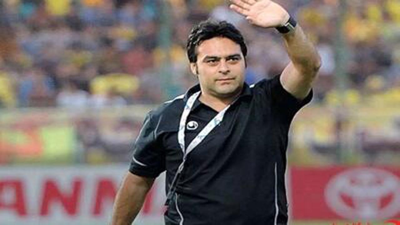 فرزند ناصر حجازی: برای بالا و پایین استقلال متاسفم همه شما جیره خوارید