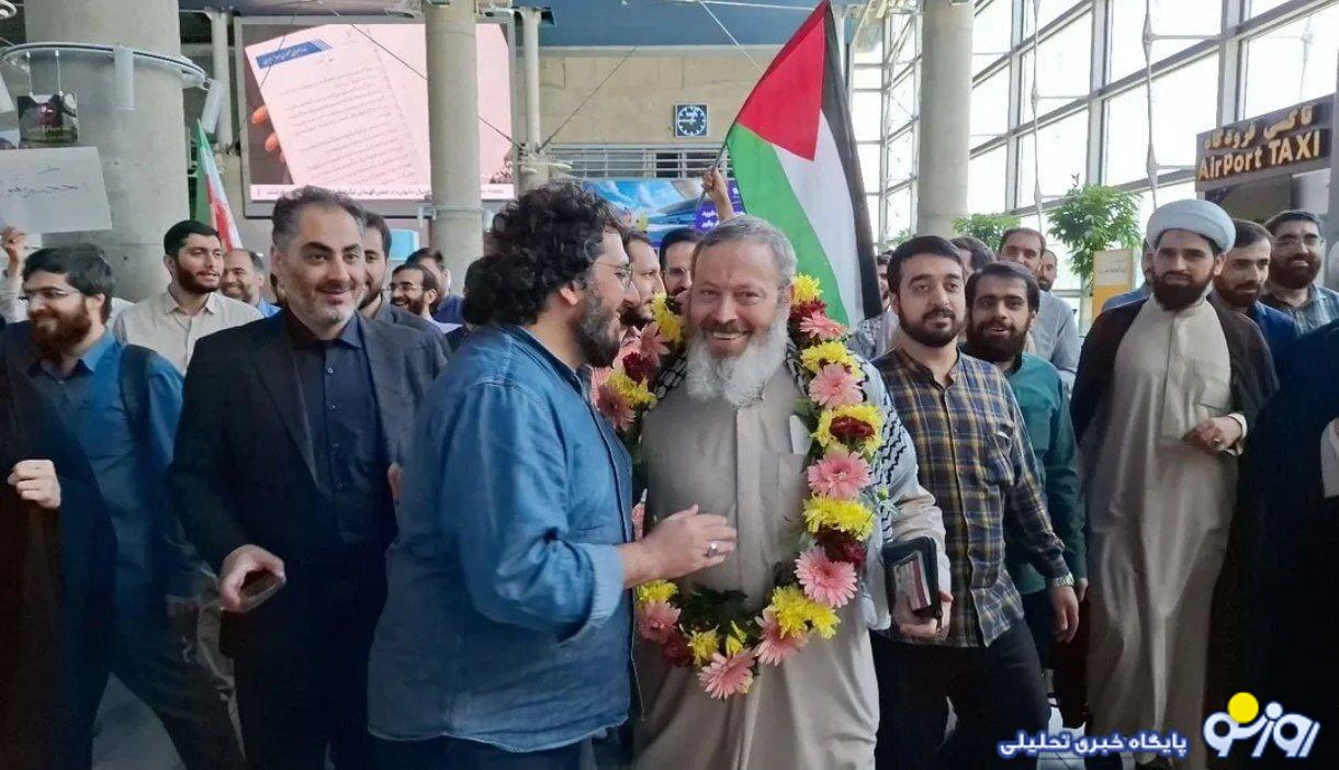 گل انداختن و استقبال از روحانی که در عربستان درست صحبت نکرده قانون کجاست؟