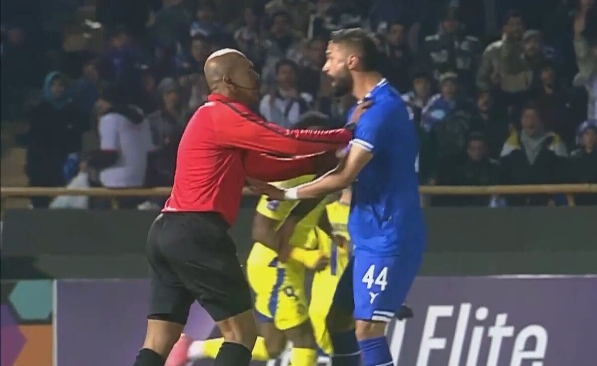 تعیین تکلیف مدافع استقلال قبل از شروع تمرینات