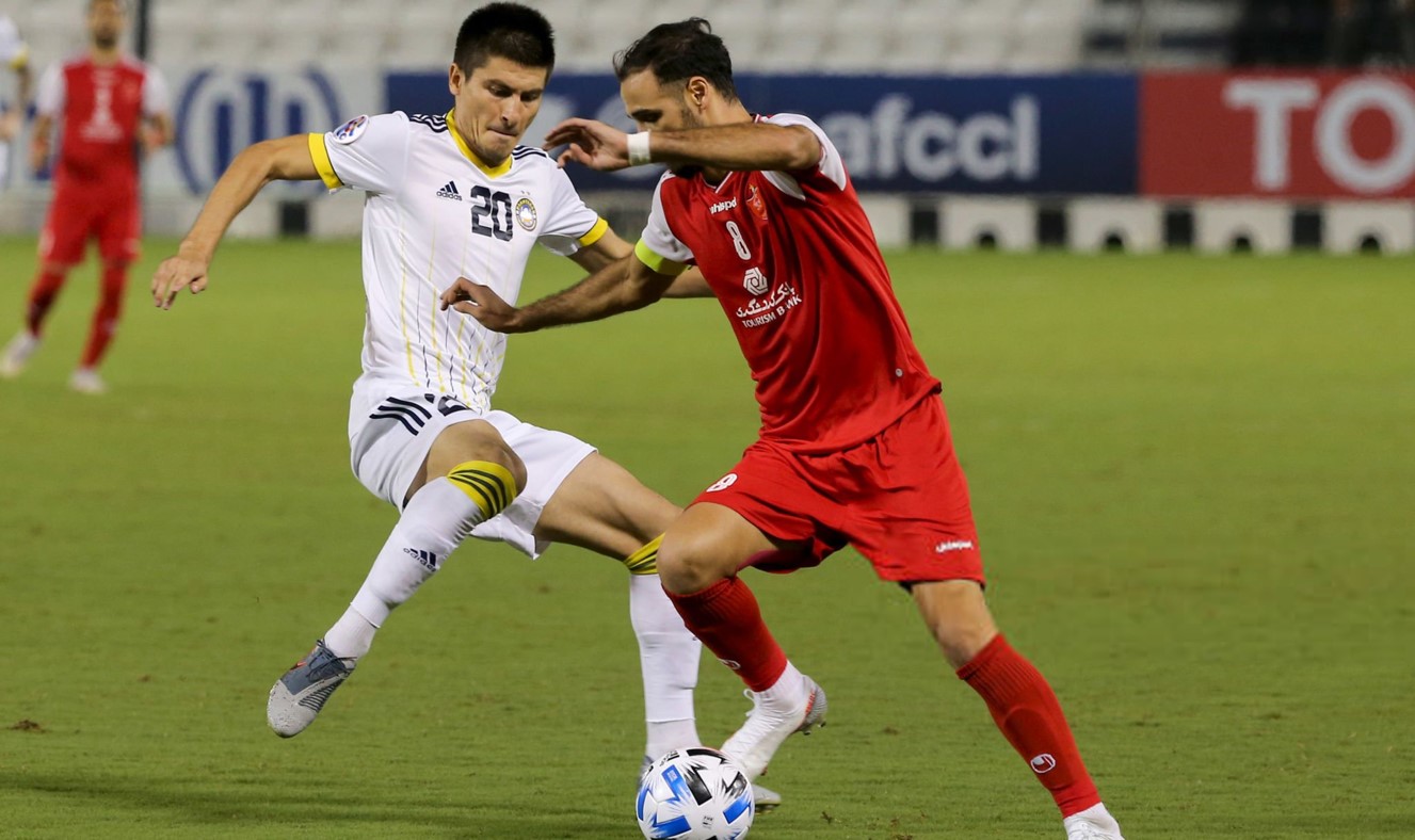 مذاکره استقلال با یک هافبک خارجی