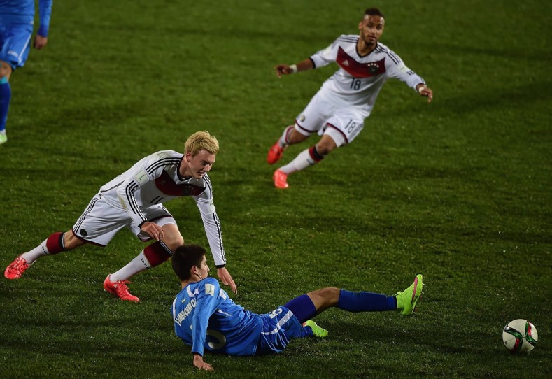 اودیل خامروبکوف هافبک مدنظر استقلال تهران و بازیکن تیم ملی ازبکستان و بنیادکار - جولین برندت هافبک تیم ملی آلمان