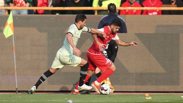 هافبک پرسپولیس: خائنان به ایران روزی به سزای اعمال‌شان خواهند رسید