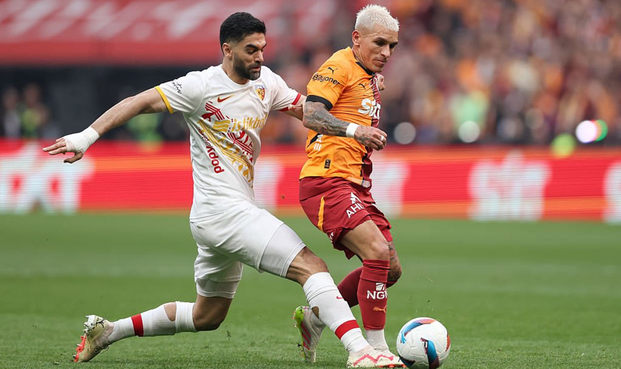 استقلال خطاب به علی کریمی؛ مشکل رضایت‌نامه‌ات را حل کن و به اردوی ما در ترکیه بیا