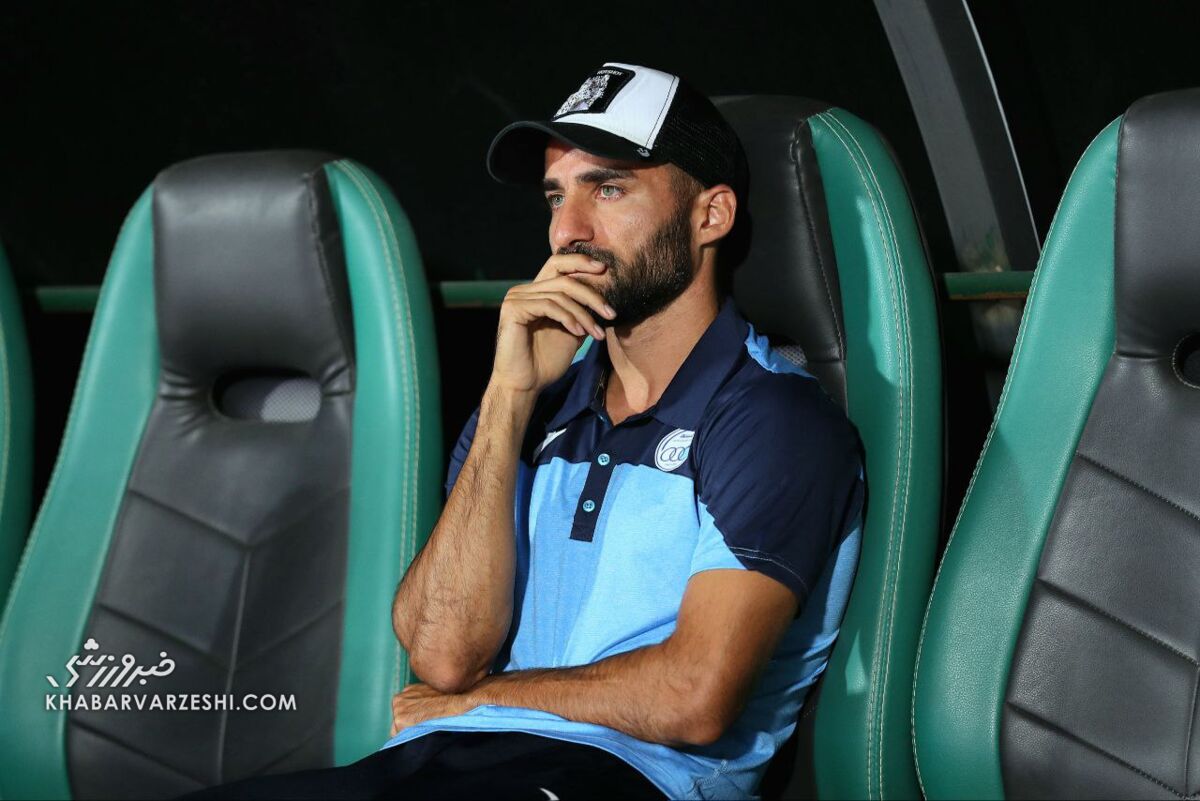 سکوت عجیب ساپینتو در مورد تمدید قرارداد با مهاجم استقلال