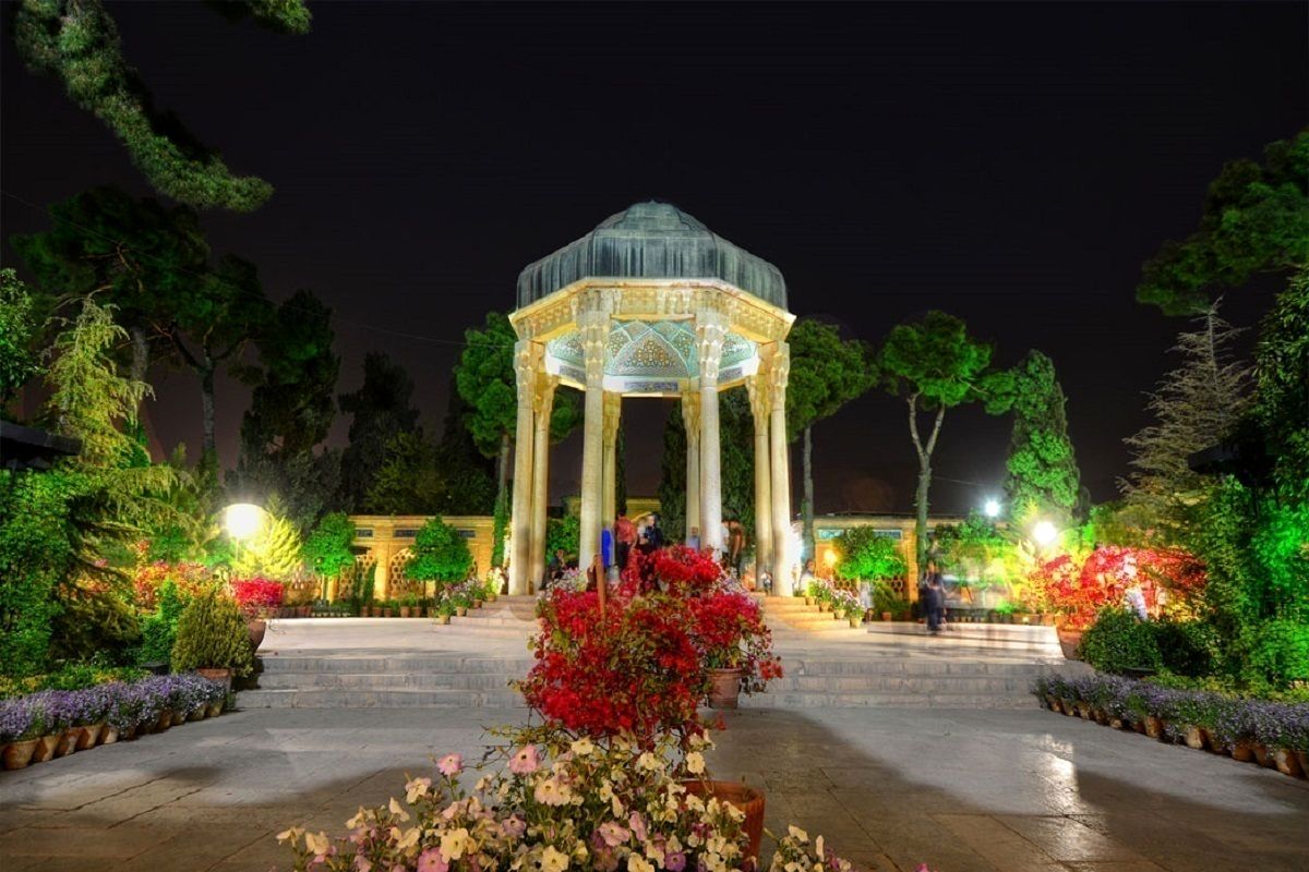 فال حافظ امروز متولدین هر ماه / یکشنبه ۲۲ تیر