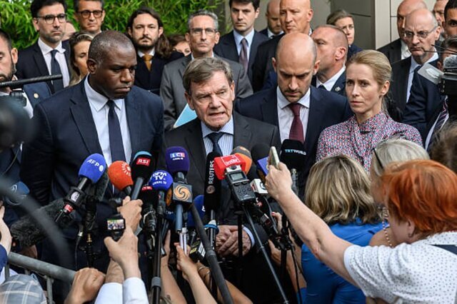 اولین رایزنی دیپلماتهای ارشد اروپایی با عراقچی پس از جنگ ۱۲ روزه / رویترز: وزرای خارجه فرانسه، بریتانیا، آلمان و مسئول سیاست خارجی اتحادیه اروپا به همتای ایرانی خود گفتند که تهران باید بلافاصله تلاشها برای رسیدن به توافق هستهای را از سر گیرد / آنها همچنین بر عزم خود برای استفاده از مکانیزم ماشه در صورت عدم پیشرفت ملموس تا پایان تابستان، بار دیگر تأکید کردند اولین رایزنی دیپلماتهای ارشد اروپایی با عراقچی پس از جنگ ۱۲ روزه / رویترز: وزرای خارجه فرانسه، بریتانیا، آلمان و مسئول سیاست خارجی اتحادیه اروپا به همتای ایرانی خود گفتند که تهران باید بلافاصله تلاشها برای رسیدن به توافق هستهای را از سر گیرد / آنها همچنین بر عزم خود برای استفاده از مکانیزم ماشه در صورت عدم پیشرفت ملموس تا پایان تابستان، بار دیگر تأکید کردند