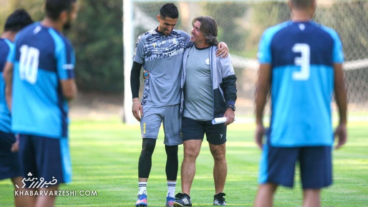 دروازه استقلال خالی‌تر از همیشه؛ نه حسینی، نه خارجی!