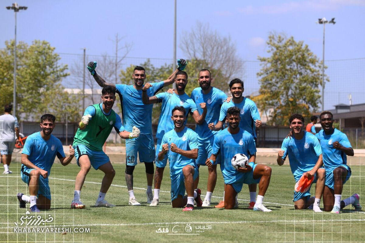 استقلال، تنها در خانه!