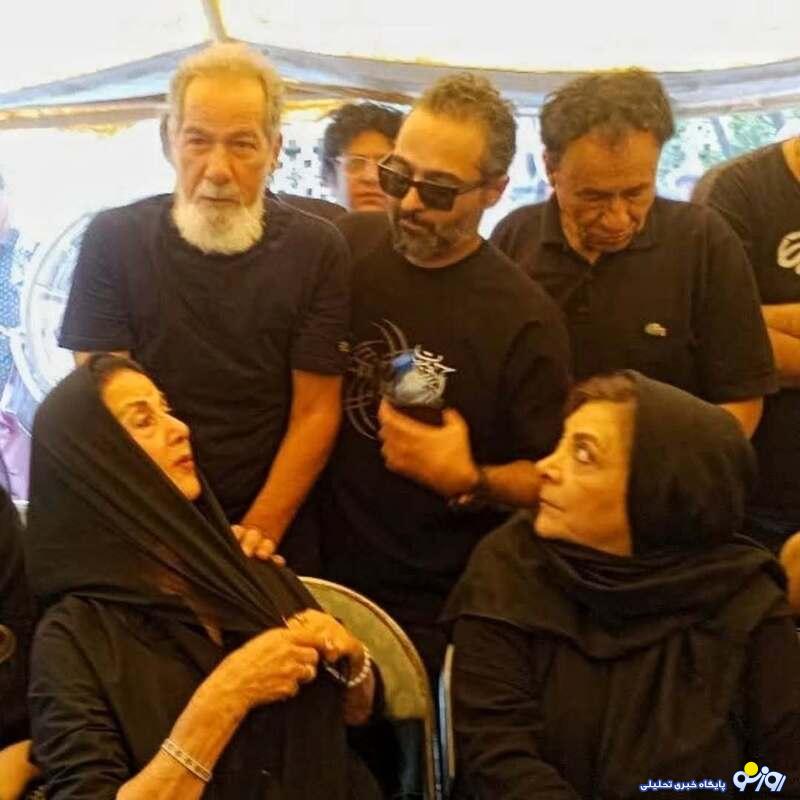 حضور چهرهها در مراسم خاکسپاری همایون حضور چهرهها در مراسم خاکسپاری همایون