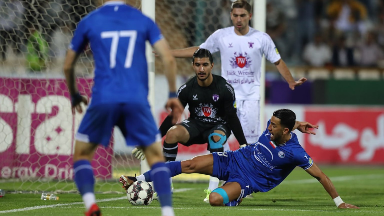 بازیکن ملی‌پوش به استقلال نمی‌آید؛ به دو دلیل!