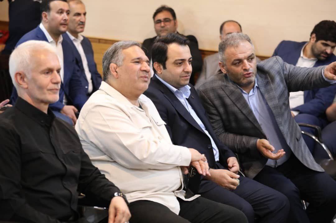 رئیس کمیسیون اقتصادی مجلس و مدیرعامل بانک صادرات ایران در اردوی ملی‌پوشان وزنه‌برداری