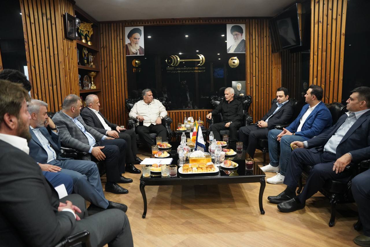 رئیس کمیسیون اقتصادی مجلس و مدیرعامل بانک صادرات ایران در اردوی ملی‌پوشان وزنه‌برداری