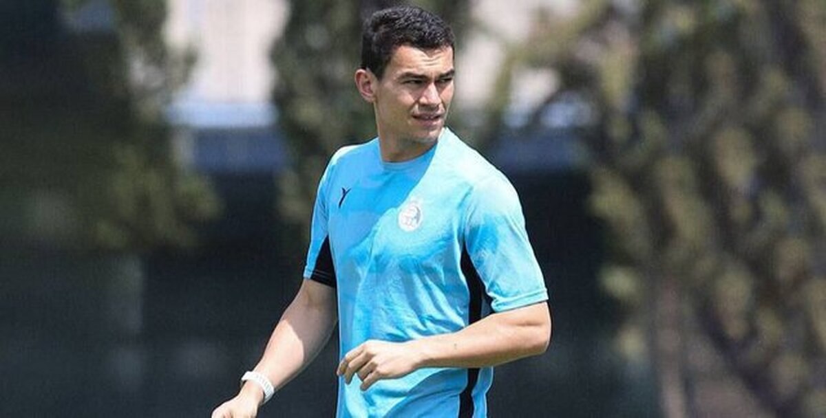 رستم آشورماتوف استقلال را ترک می‌کند؟