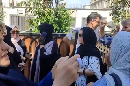 تجمع اعتراضی فرهنگیان بازنشسته مقابل سازمان برنامه و بودجه + عکس