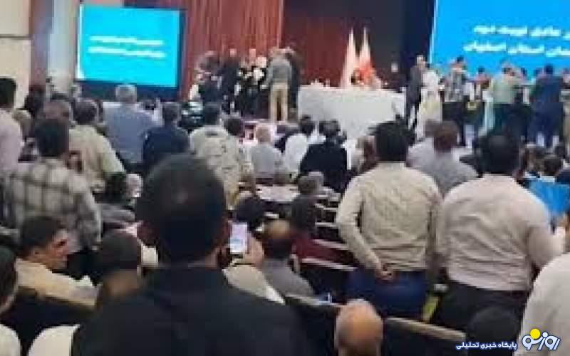 کتکزدن خانم مهندس در جلسه رسمی! کتکزدن خانم مهندس در جلسه رسمی!