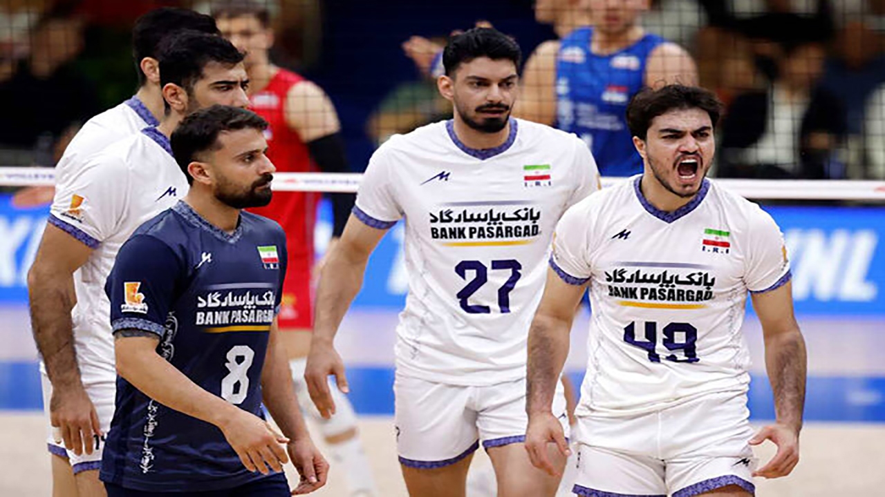 مرتضی شریفی کاپیتان تیم ملی والیبال شد/ اهدای پیراهن تیم ملی به وزیر ورزش