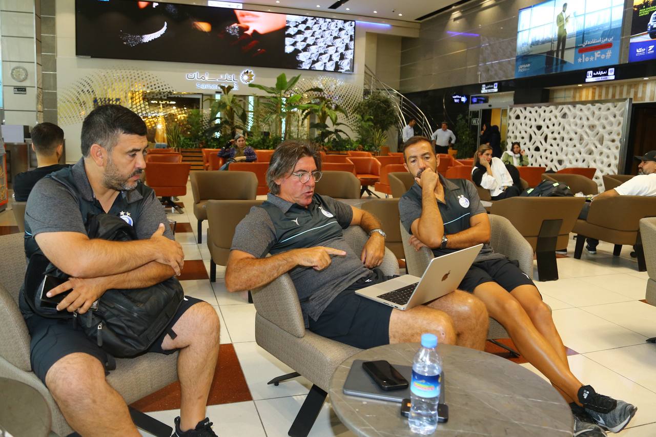 تهران احساس خوبی به من داده است؛ مندس: هدفم کمک به ساپینتو برای کسب عنوان قهرمانی با استقلال است تهران احساس خوبی به من داده است؛ مندس: هدفم کمک به ساپینتو برای کسب عنوان قهرمانی با استقلال است