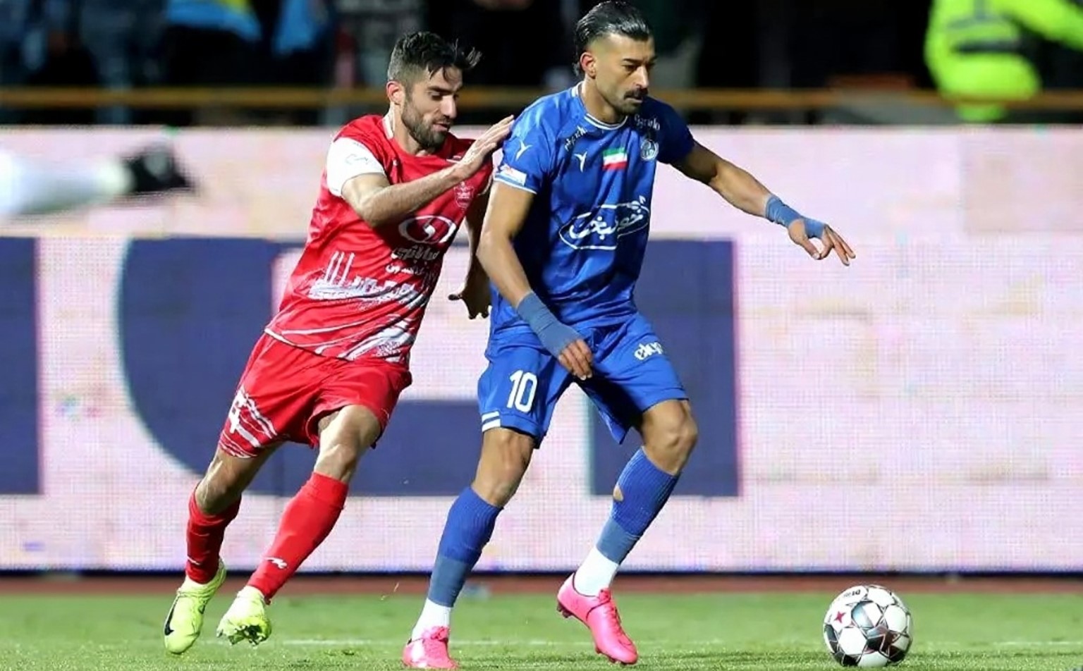 شکایت مدافع پرسپولیس از فدراسیون فوتبال