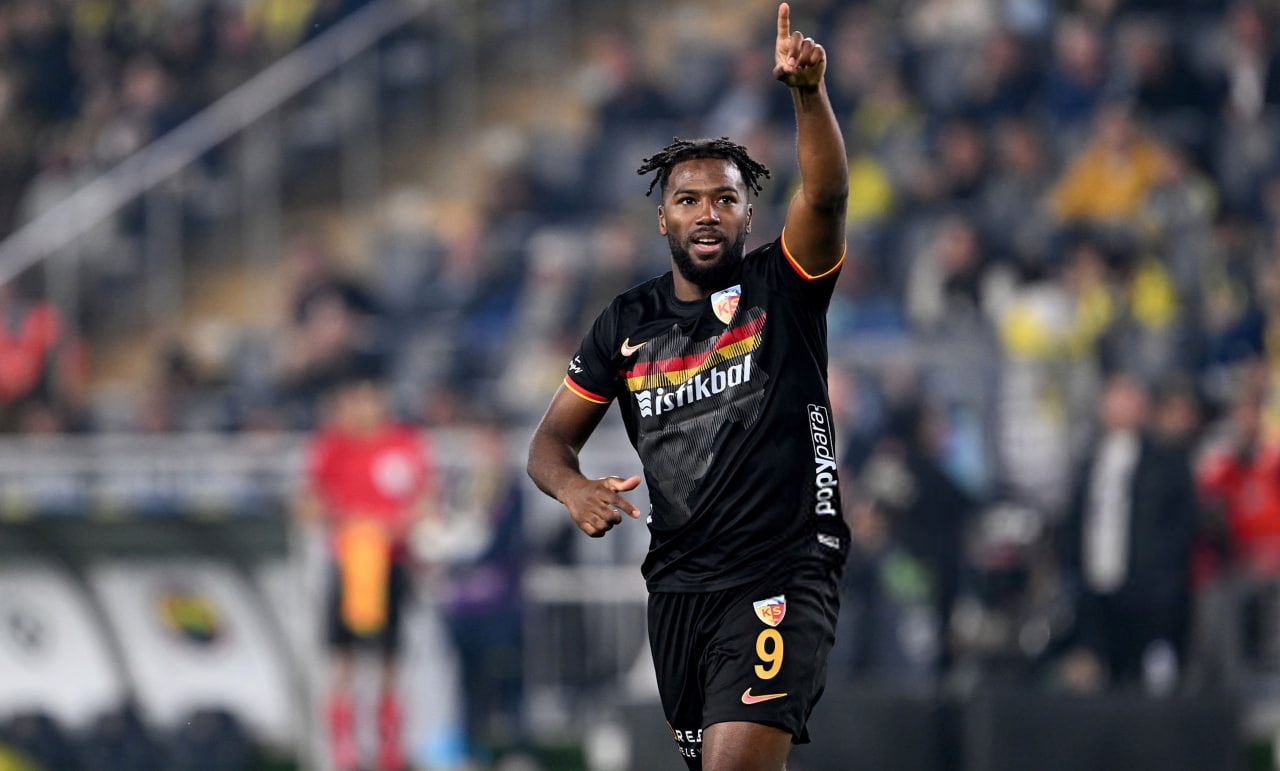 جمعه روز شاد استقلالی‌ها؛ 2 مهاجم جدید از راه می‌رسند