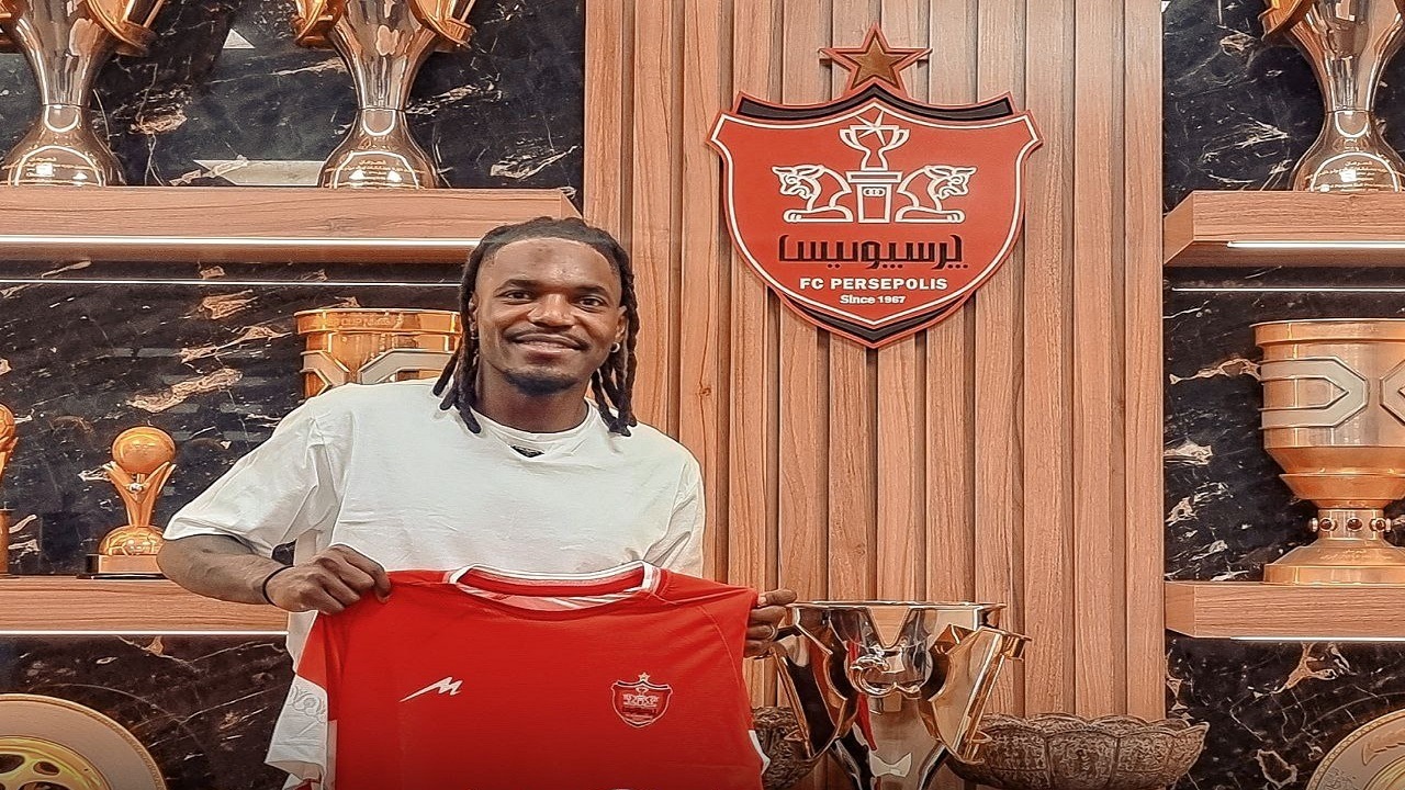 تیوی بیفوما از سوی فیفا محروم شد + عکس