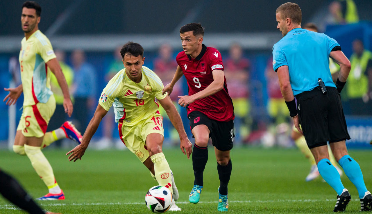 یاسر آسانی وینگر استقلال و تیم ملی آلبانی - مارتین زوبیمندی هافبک دفاعی آرسنال و تیم ملی اسپانیا - لیگ برتر ایران