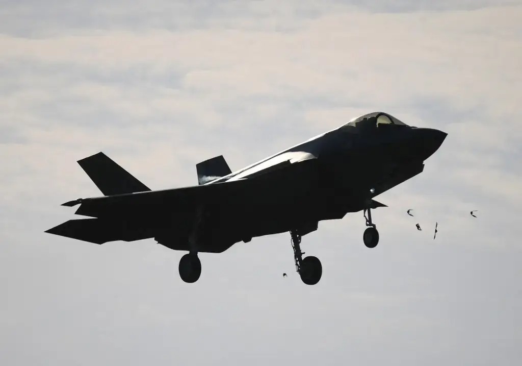 4-lockheed-martin-f-35-lightning-ii-united-states
