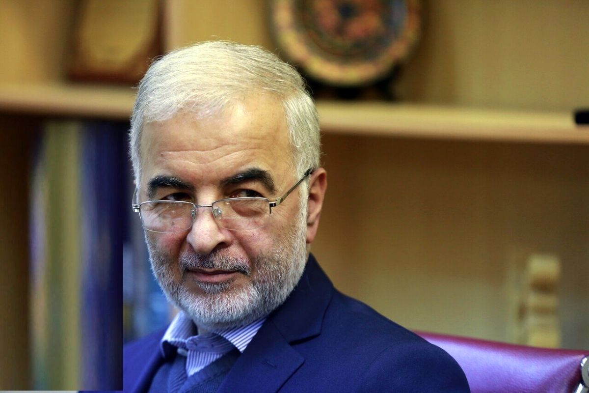 اسکندر+مومنی