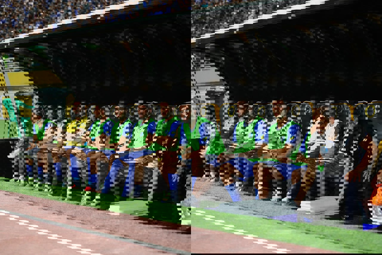 استقلال دو گلر روی نیمکت داشت!(عکس)