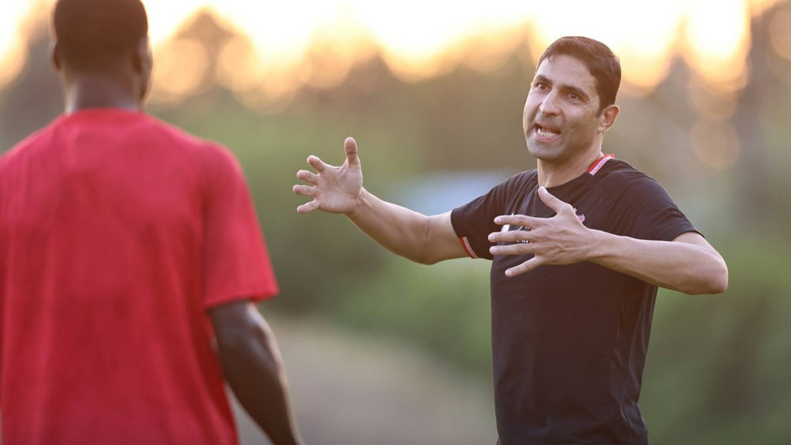 وحید هاشمیان در واکنش به عدم تمایل به سردار دورسون: مربیگری سلیقه‌ای است؛ سرمربی پرسپولیس: دستیار خارجی می‌خواهم