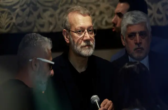 هر تصمیمی که ملت لبنان با هم فکری حزب‌الله بگیرد، مورد قبول ماست / من مسئول امنیت ملی ایران هستم؛ با صراحت می‌گویم هیچ قصدی برای دخالت در امور کشور‌ها از جمله لبنان نداریم / دولت لبنان با طوایف مختلف مباحثه کند و به نتیجه برسد؛ به هر نتیجه‌ای رسیدند، ما قبول می‌کنیم