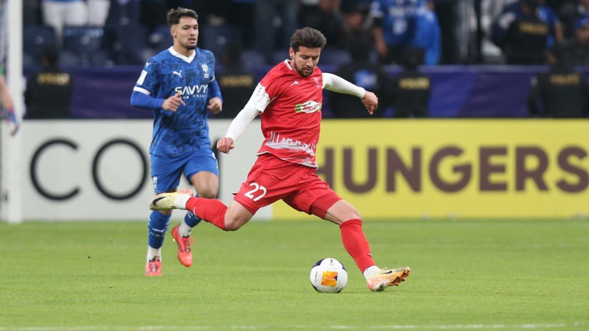 وحید هاشمیان، سعید مهری را نمی‌خواهد؛ هوادار متمول مخالف سرمربی پرسپولیس