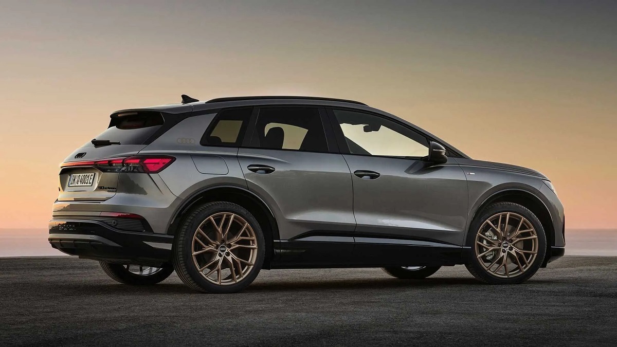 قیمت بازار جدید آئودی اعلام شد / آئودی کیو۵ چند؟ + جدول مرداد ۱۴۰۴ قیمت بازار جدید آئودی اعلام شد / آئودی کیو۵ چند؟ + جدول مرداد ۱۴۰۴