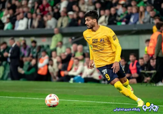 لمس بدن زنان در فوتبال!