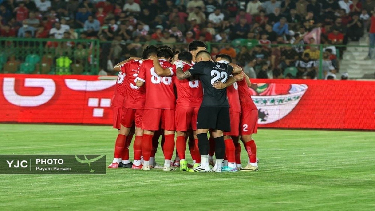 مالک باشگاه پرسپولیس برای اصلاح قرارداد‌ها چک داد