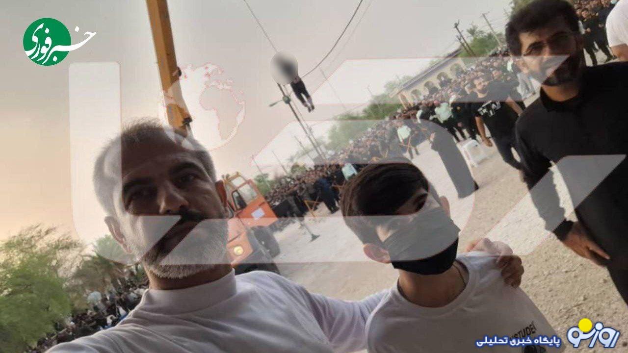 سلفی خانواده مقتول با قاتل به دار آویخته!